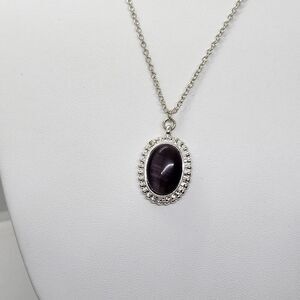 Purple Cats Eye Silver Tone‎ Necklace